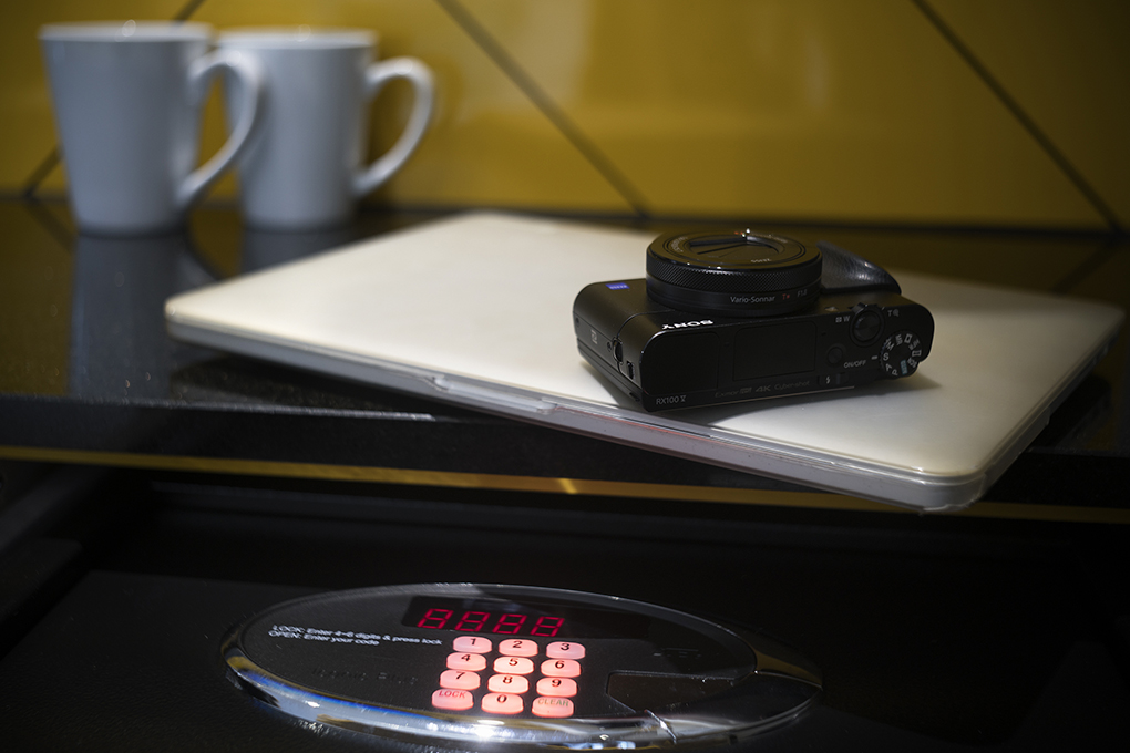 In-room Electronic Safe in every room at Hotel Mi